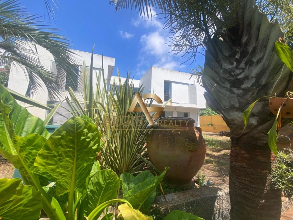 Moradia T3 para Venda em Santo Antonio Foto 1