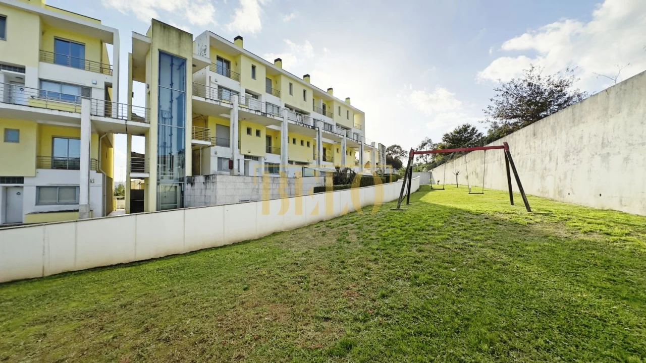 Apartamento T2 para Venda em Alfena Foto 32