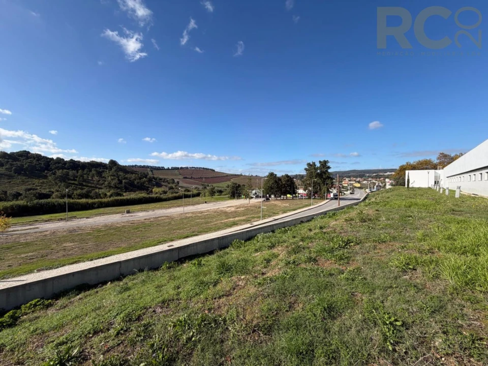 Terreno para Venda em Aldeia Galega da Merceana e Aldeia Gavinha Foto 1