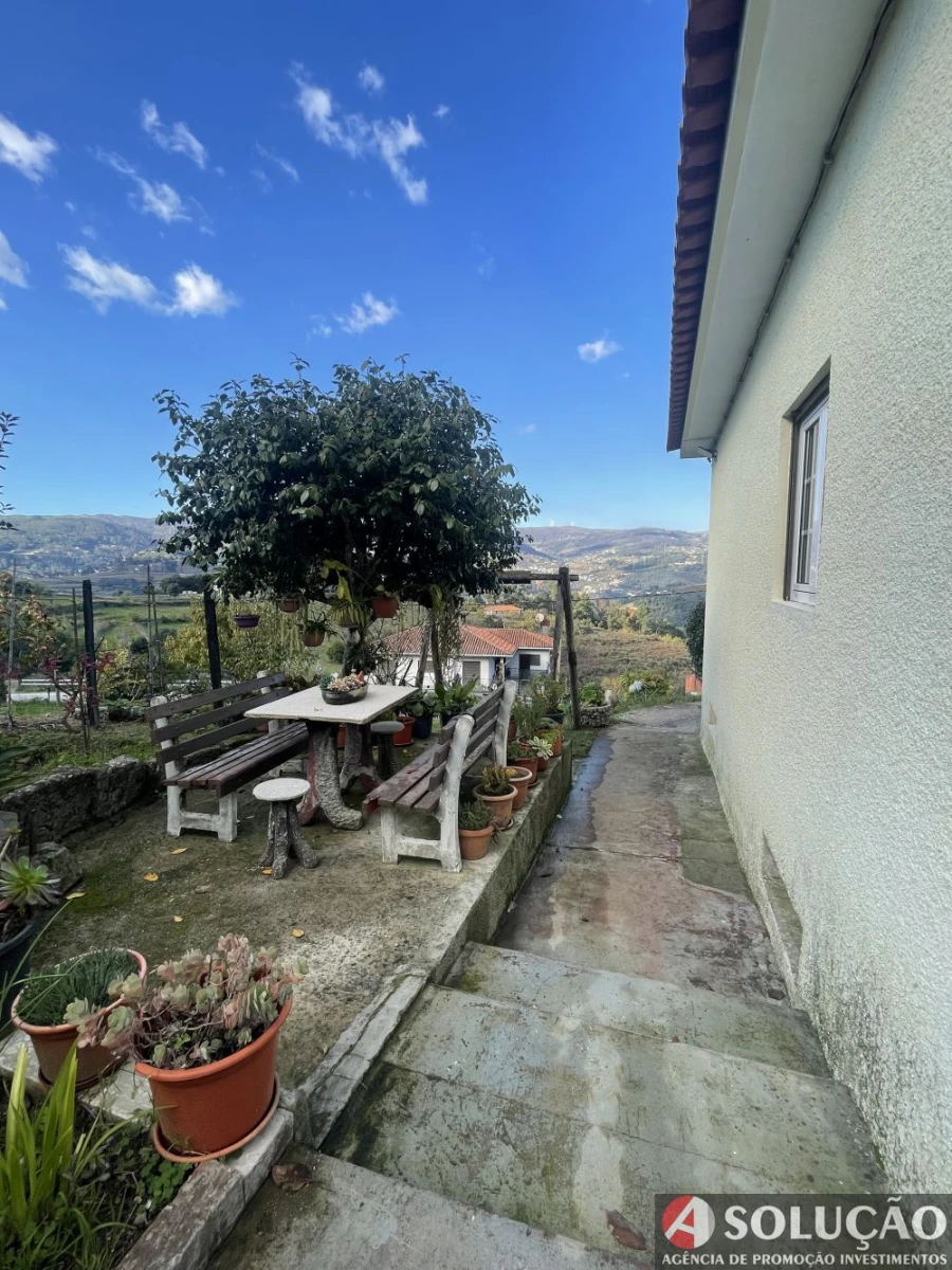 Moradia T4 para Venda em Resende Foto 16