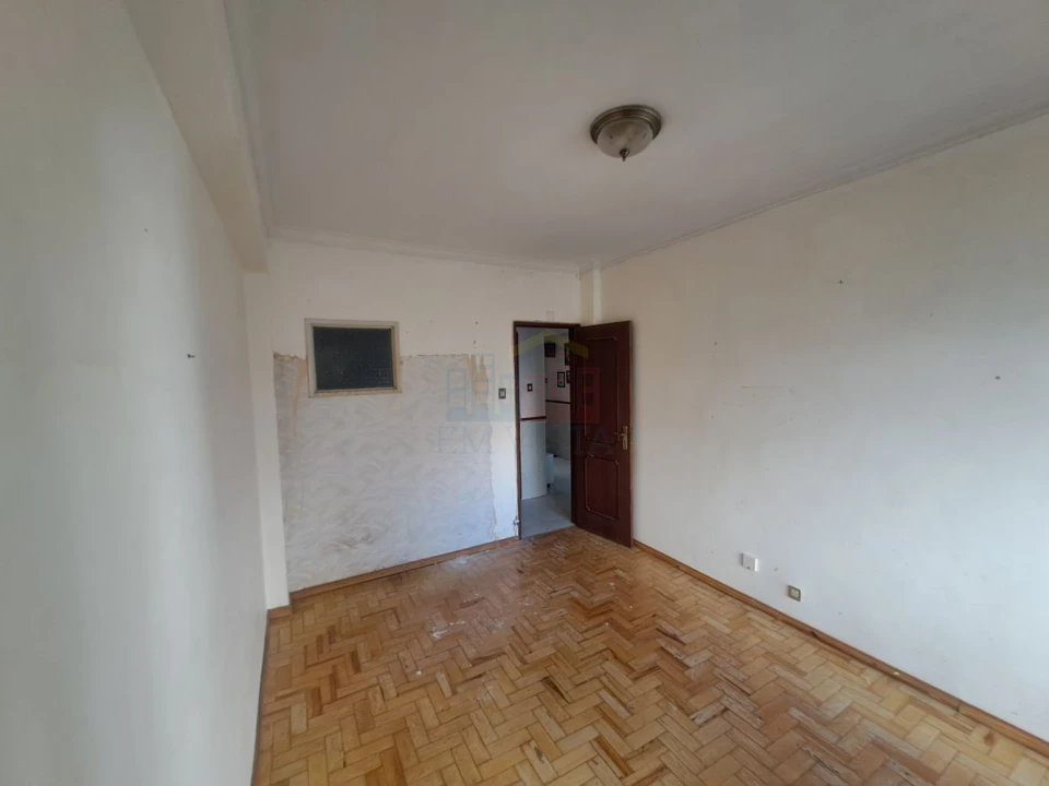 Apartamento T2 para Venda em Agualva e Mira-Sintra Foto 11
