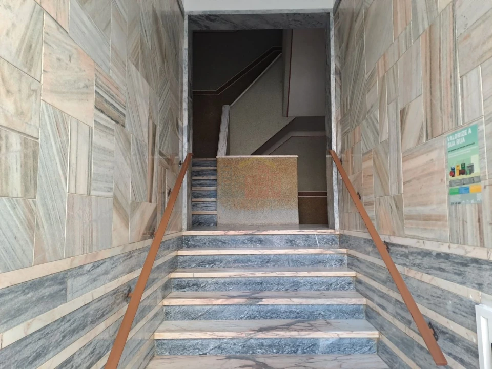 Apartamento T2 para Venda em Agualva e Mira-Sintra Foto 17