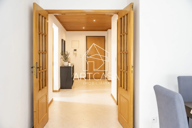 Apartamento T2 para Venda em Rio de Mouro Foto 18