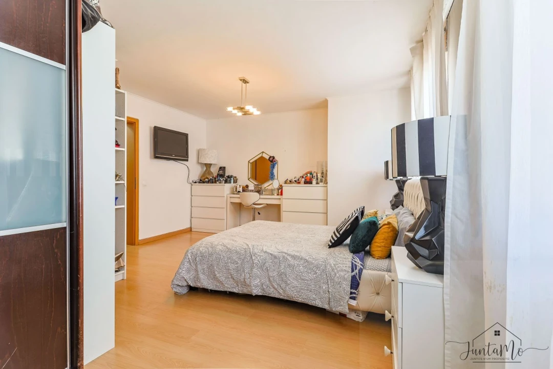 Apartamento T4 para Venda em Santa Clara Foto 23