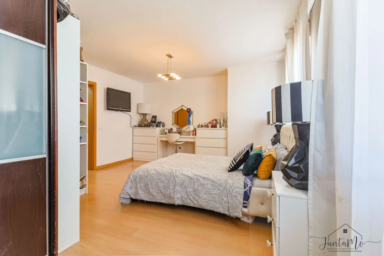 Apartamento T4 para Venda em Santa Clara Foto 23