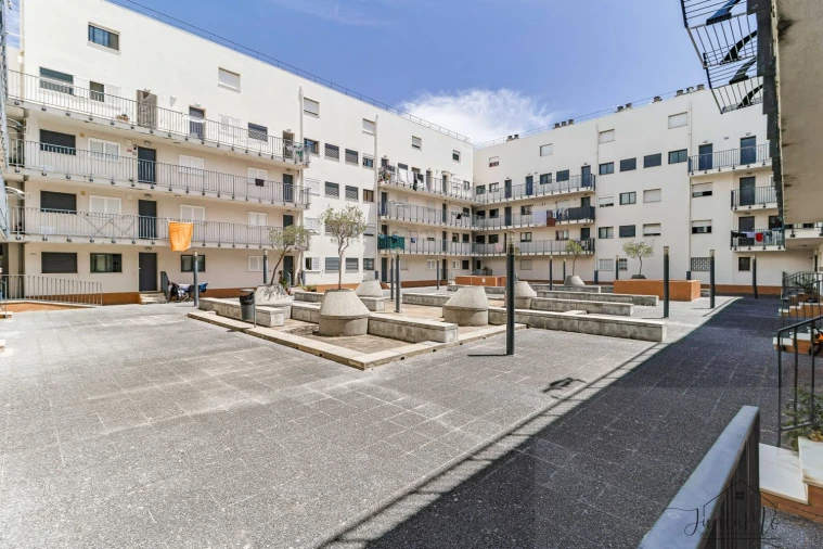 Apartamento T4 para Venda em Santa Clara Foto 1