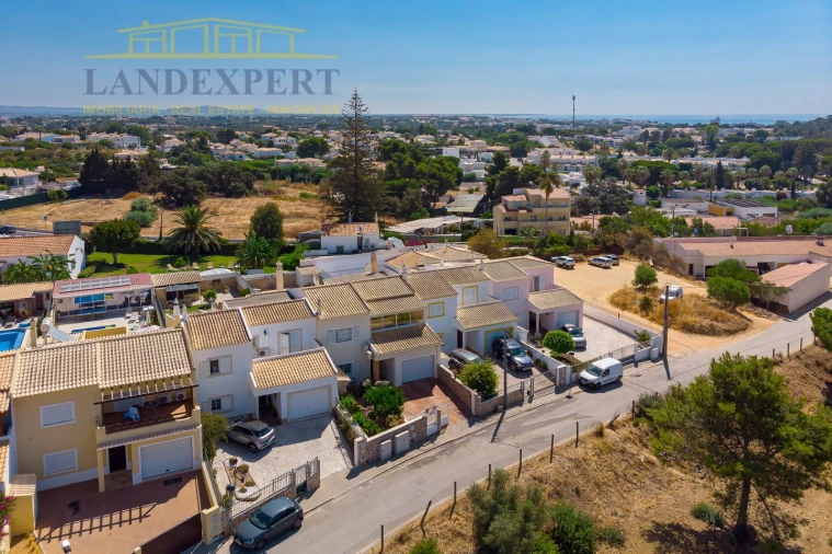 Moradia T4 para Venda em Albufeira e Olhos de Água Foto 2