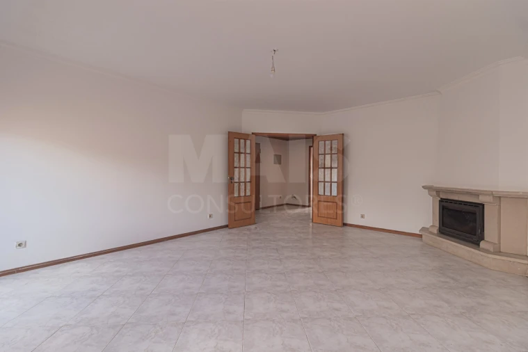 Apartamento T1 para Venda em Rio de Mouro Foto 6