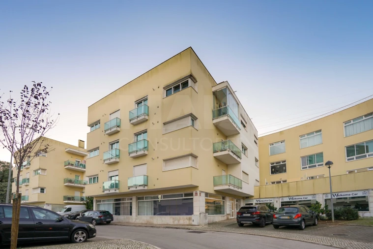 Apartamento T3 para Arrendamento em Ramada e Caneças Foto 5