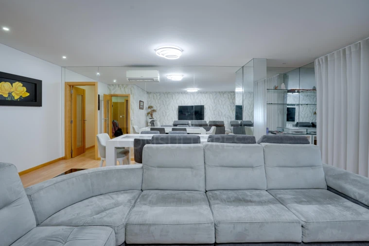 Apartamento T3 para Arrendamento em Ramada e Caneças Foto 4