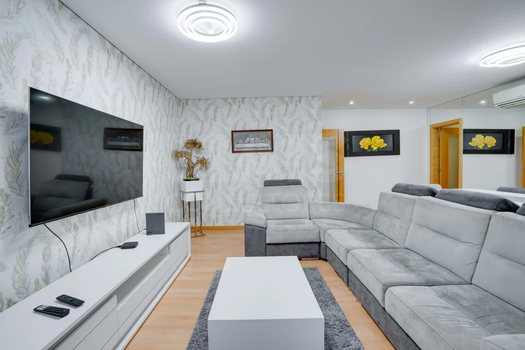 Apartamento T3 para Arrendamento em Ramada e Caneças Foto 6