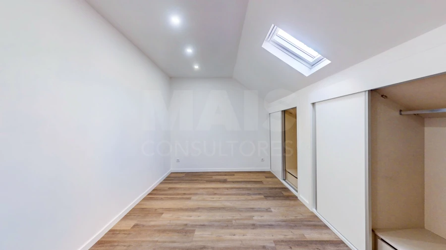 Apartamento T4 para Venda em Santa Iria de Azoia, São João da Talha e Bobadela Foto 7