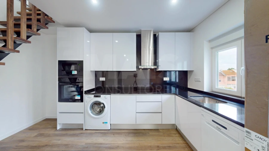 Apartamento T4 para Venda em Santa Iria de Azoia, São João da Talha e Bobadela Foto 12