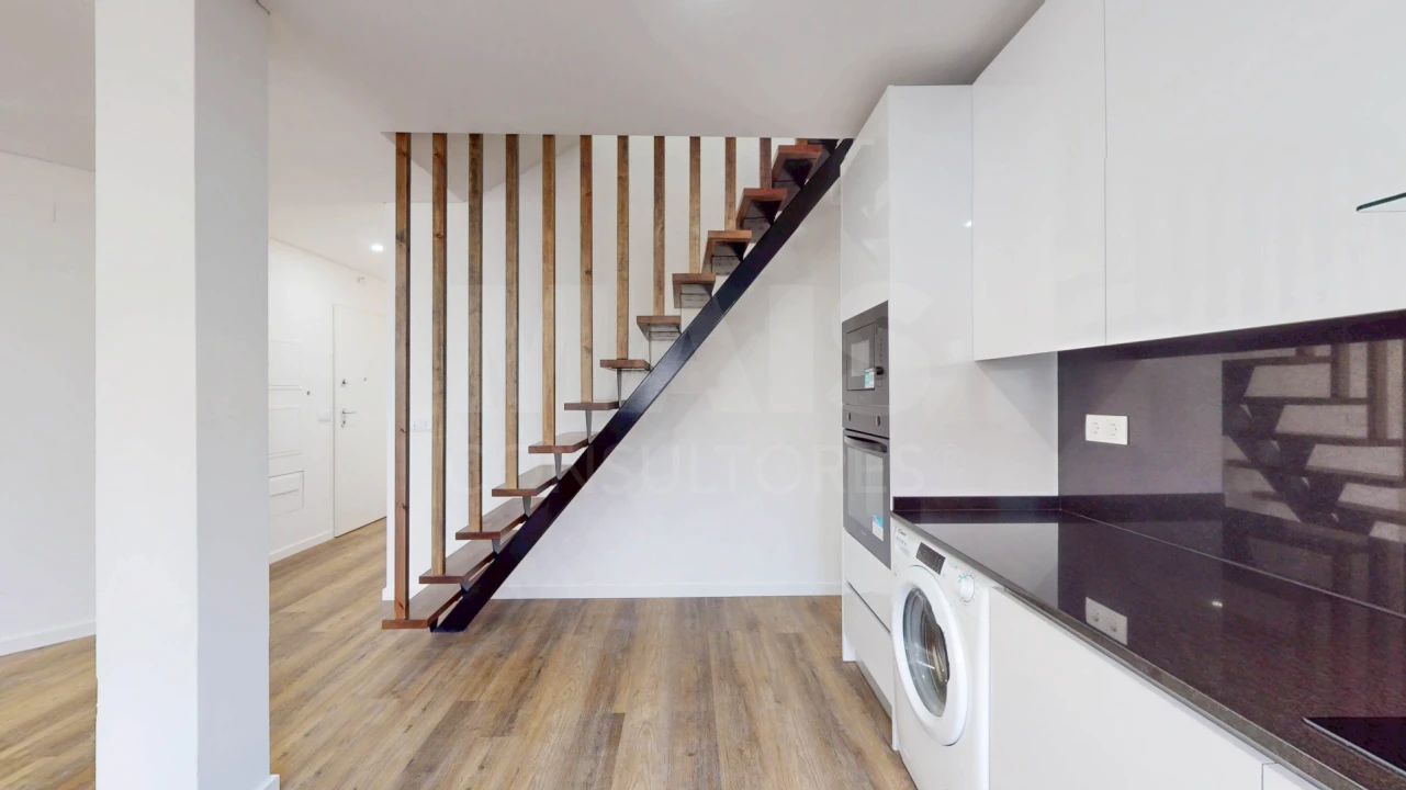 Apartamento T4 para Venda em Santa Iria de Azoia, São João da Talha e Bobadela Foto 3