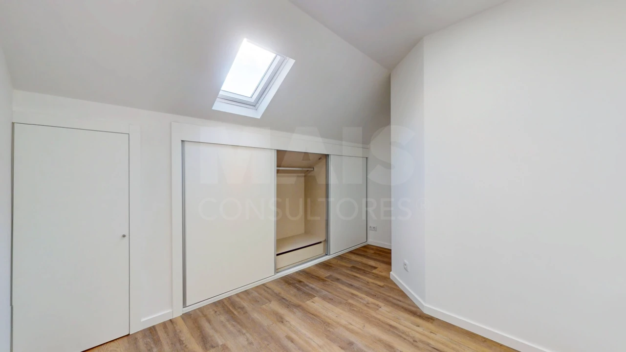 Apartamento T4 para Venda em Santa Iria de Azoia, São João da Talha e Bobadela Foto 8