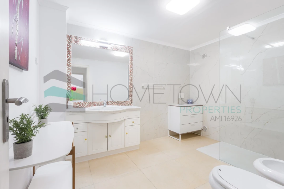 Apartamento T2 para Venda em Quarteira Foto 22