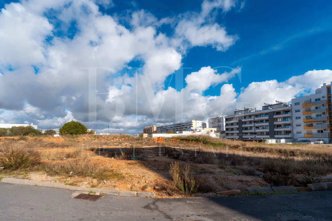 Terreno para Venda em Faro (Sé e São Pedro) Foto 1