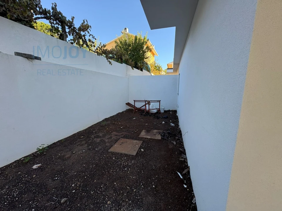 Moradia T3 para Venda em São Domingos de Rana Foto 26