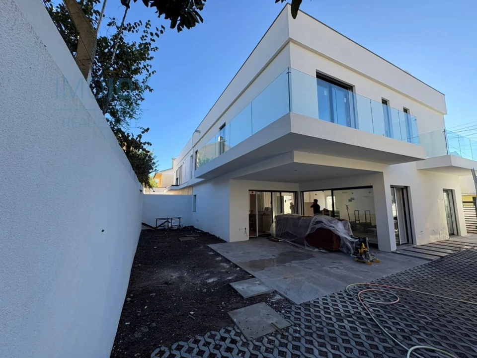 Moradia T3 para Venda em São Domingos de Rana Foto 28