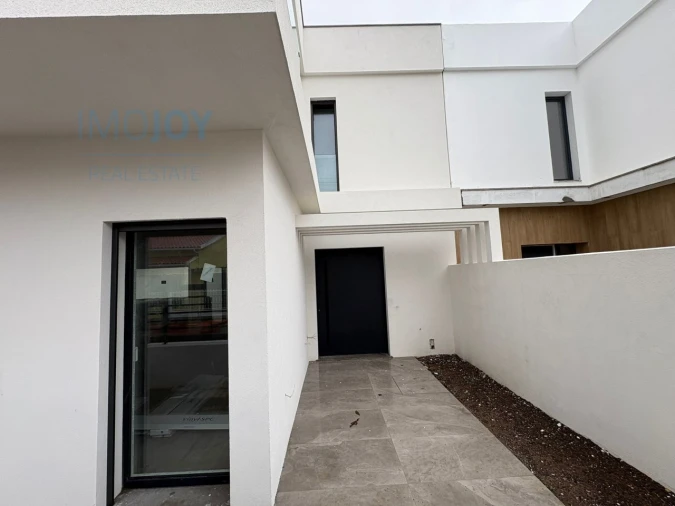 Moradia T3 para Venda em São Domingos de Rana Foto 19