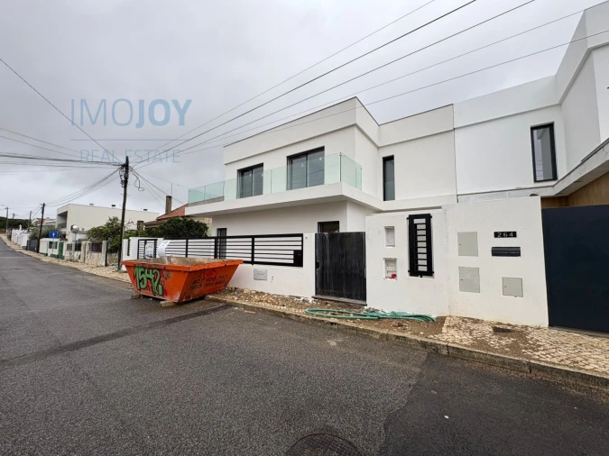 Moradia T3 para Venda em São Domingos de Rana Foto 30