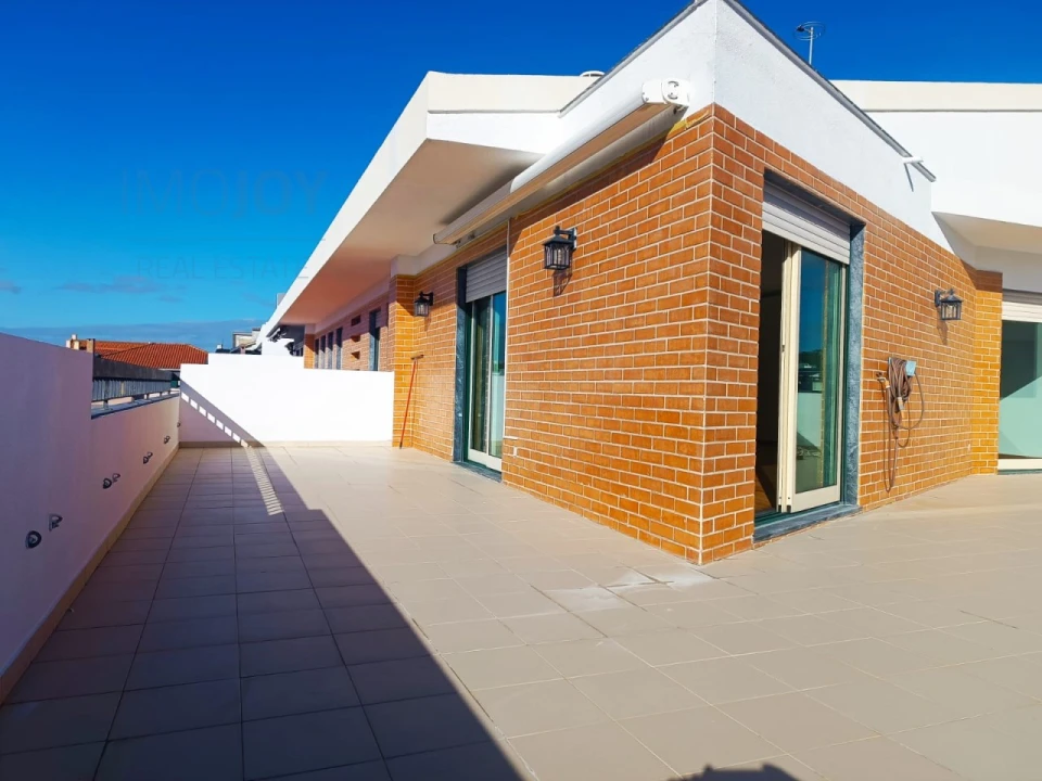 Apartamento T3 para Arrendamento em Carnaxide e Queijas Foto 2