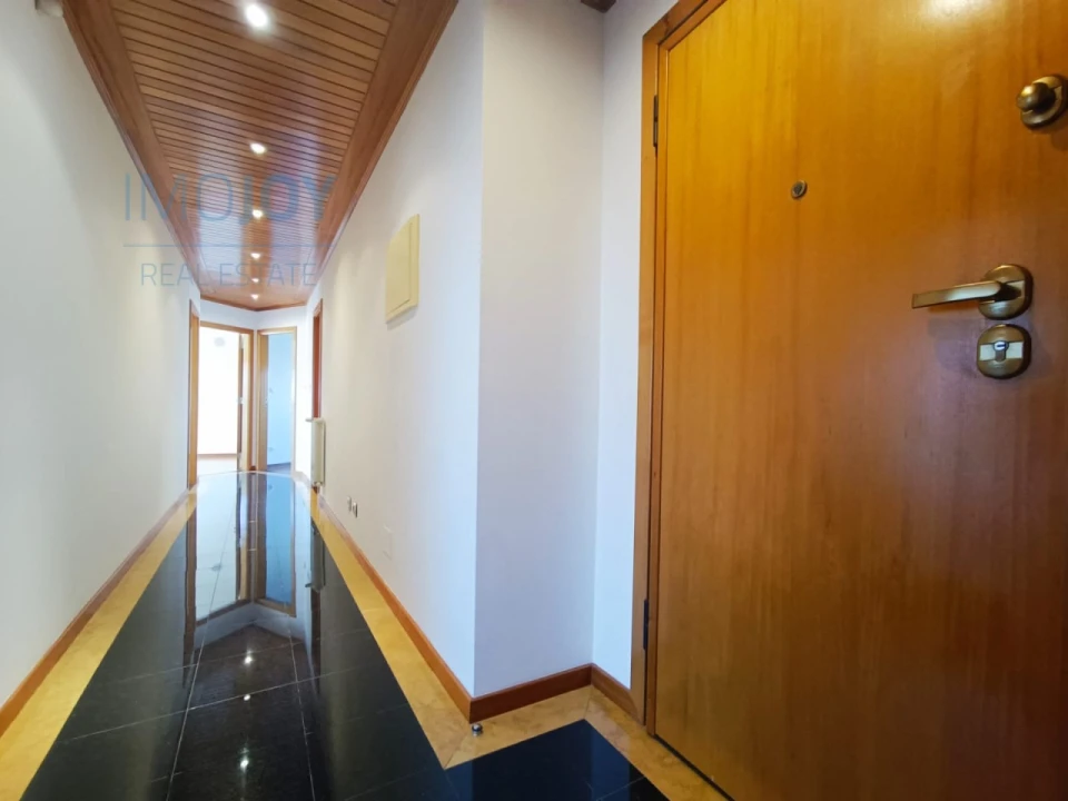 Apartamento T3 para Arrendamento em Carnaxide e Queijas Foto 15