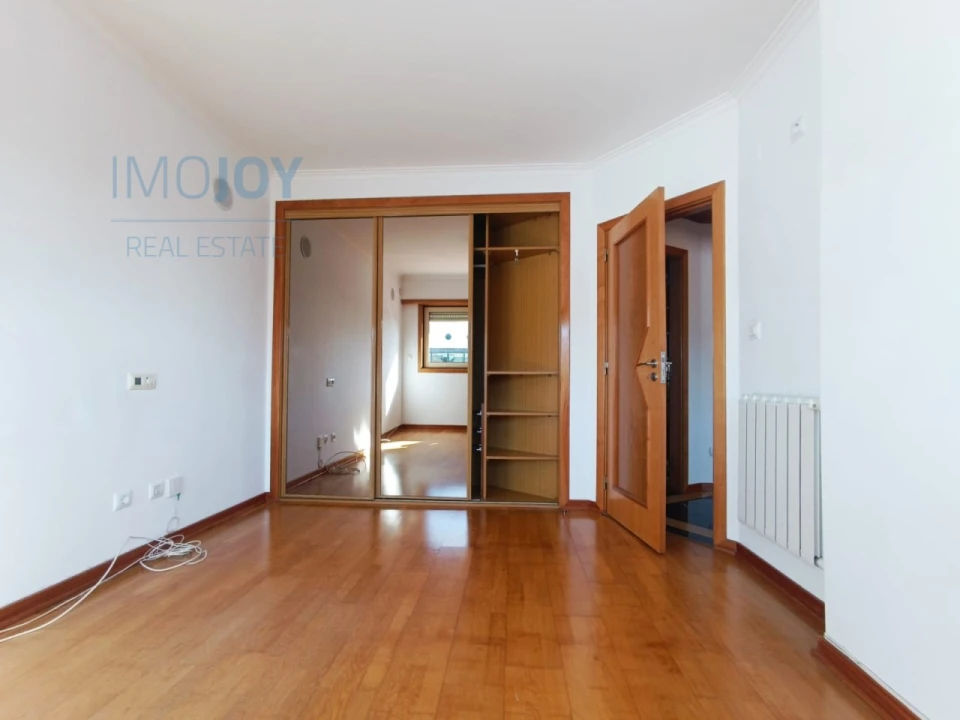 Apartamento T3 para Arrendamento em Carnaxide e Queijas Foto 20