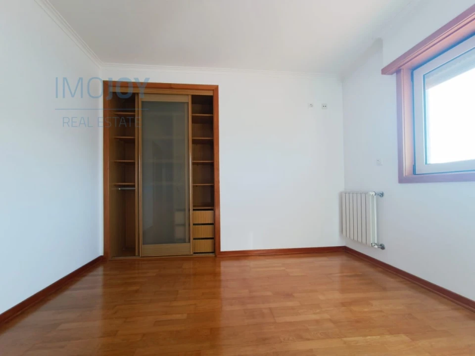 Apartamento T3 para Arrendamento em Carnaxide e Queijas Foto 24