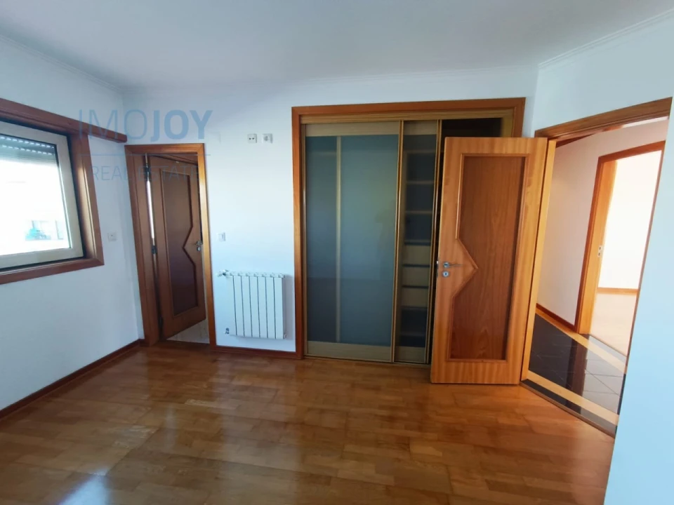 Apartamento T3 para Arrendamento em Carnaxide e Queijas Foto 26