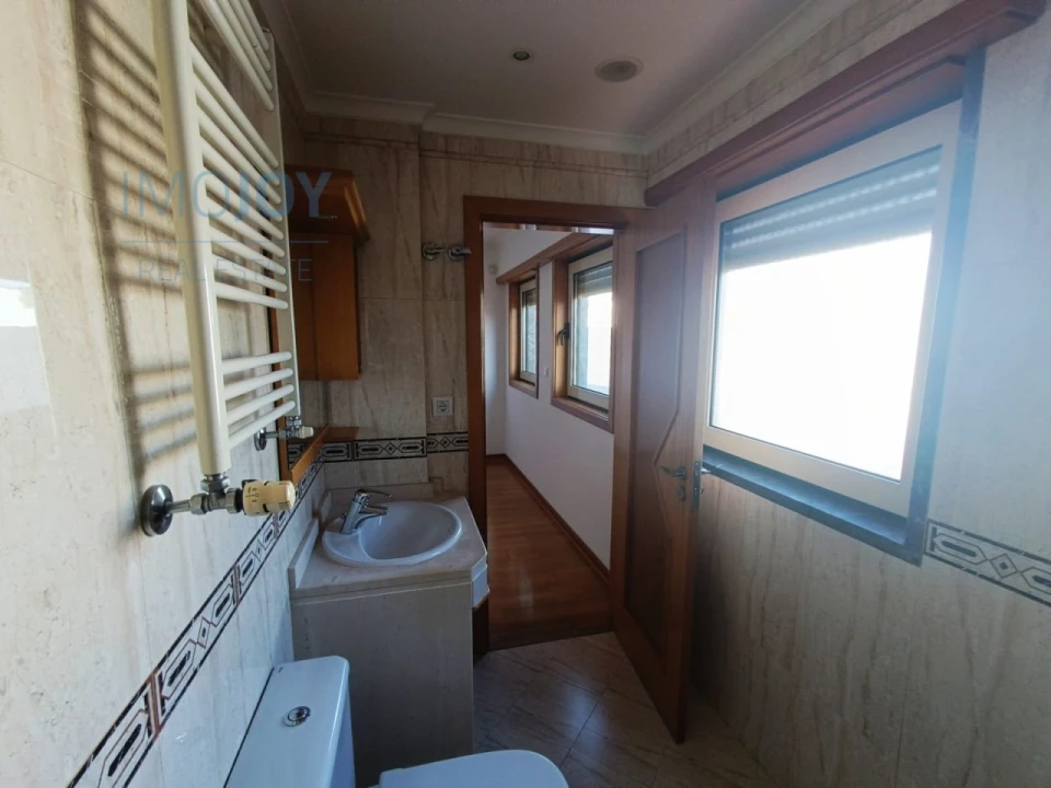 Apartamento T3 para Arrendamento em Carnaxide e Queijas Foto 32