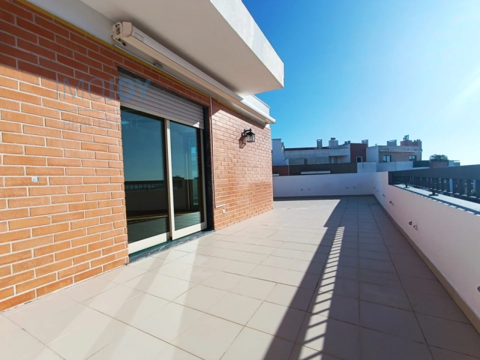 Apartamento T3 para Arrendamento em Carnaxide e Queijas Foto 34