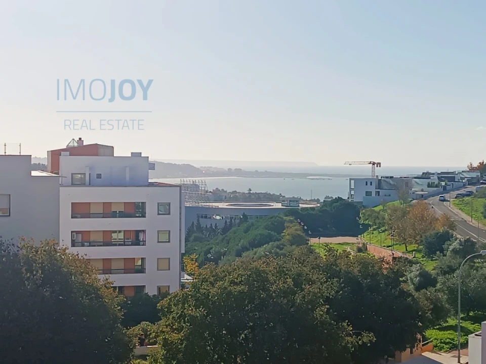 Apartamento T3 para Arrendamento em Carnaxide e Queijas Foto 36