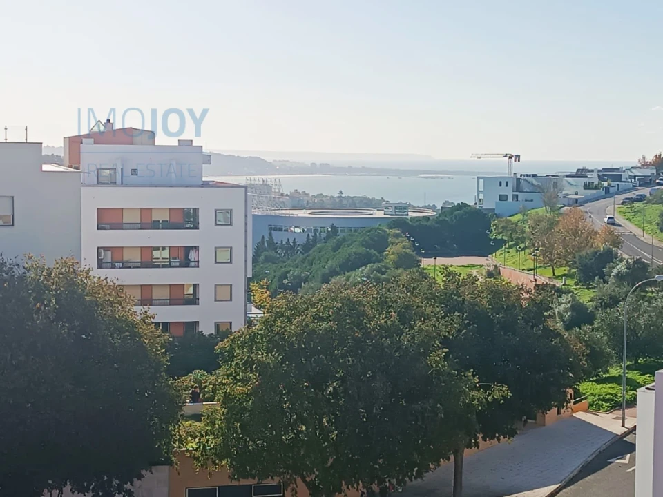 Apartamento T3 para Arrendamento em Carnaxide e Queijas Foto 38