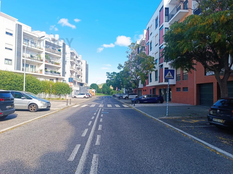 Apartamento T3 para Arrendamento em Carnaxide e Queijas Foto 47