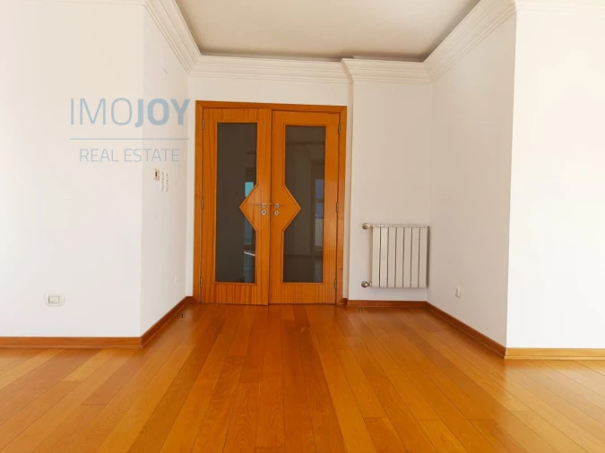 Apartamento T3 para Arrendamento em Carnaxide e Queijas Foto 6