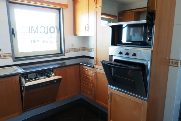 Apartamento T3 para Arrendamento em Carnaxide e Queijas Foto 10