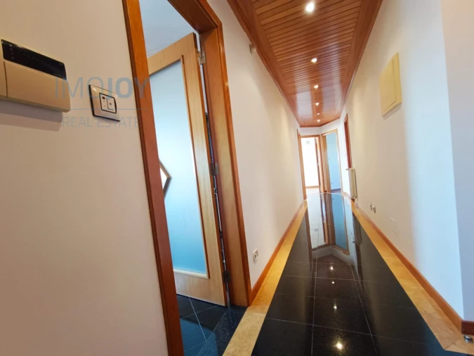 Apartamento T3 para Arrendamento em Carnaxide e Queijas Foto 14