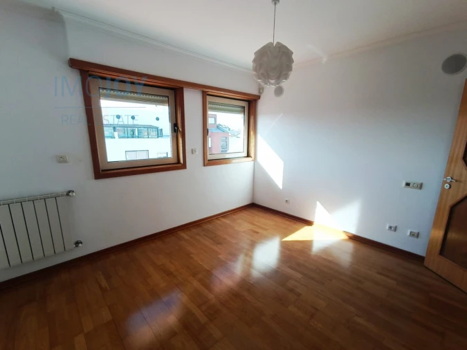 Apartamento T3 para Arrendamento em Carnaxide e Queijas Foto 22