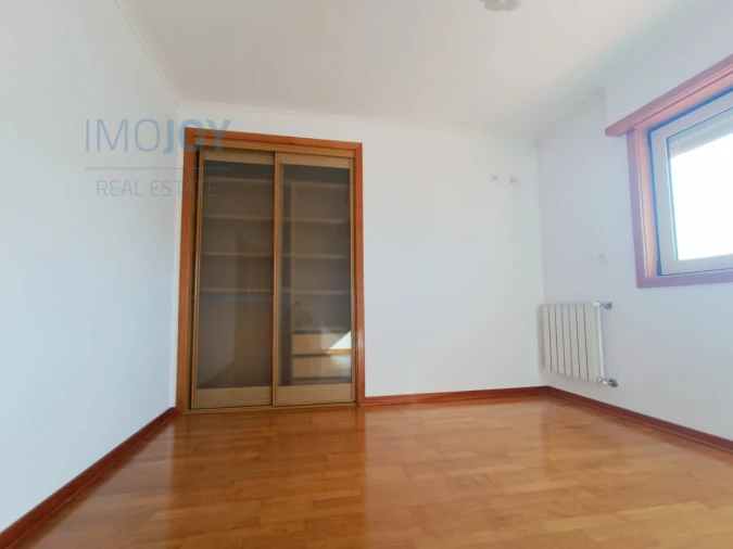 Apartamento T3 para Arrendamento em Carnaxide e Queijas Foto 23