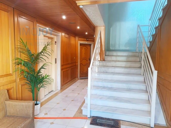 Apartamento T3 para Arrendamento em Carnaxide e Queijas Foto 39