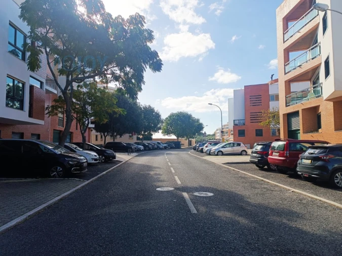 Apartamento T3 para Arrendamento em Carnaxide e Queijas Foto 48