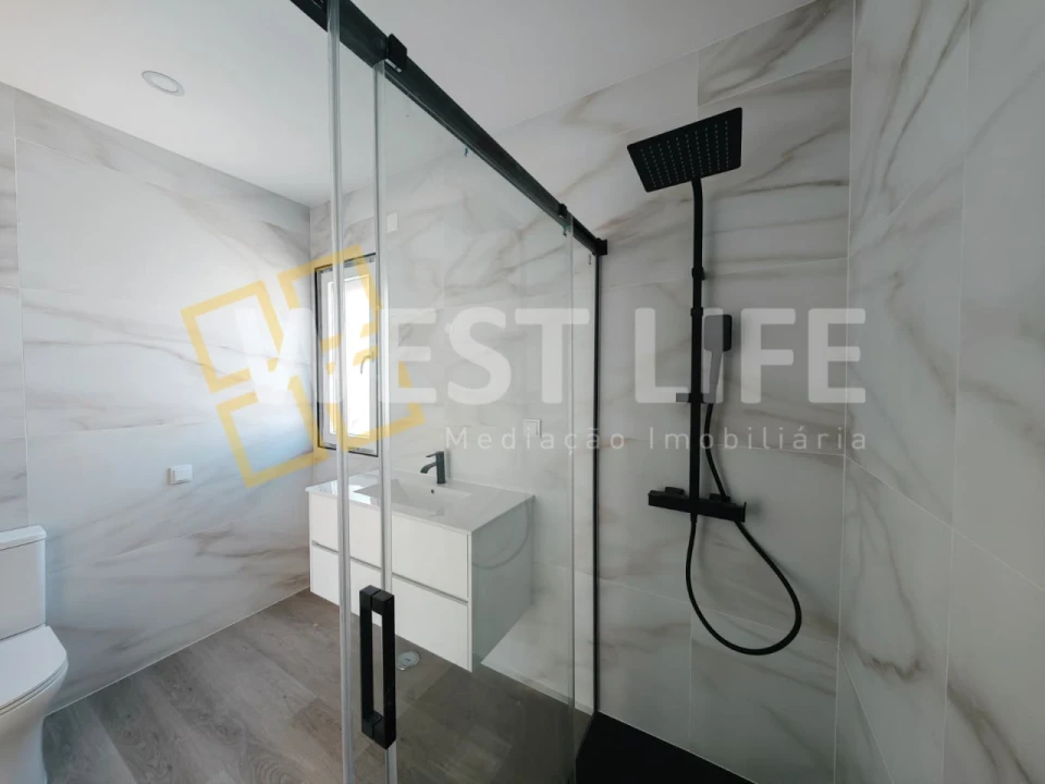 Moradia T3 para Venda em Azueira e Sobral da Abelheira Foto 25