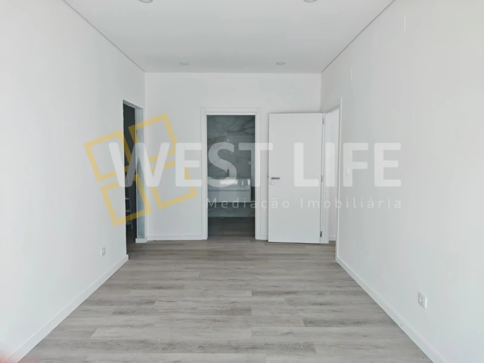 Moradia T3 para Venda em Azueira e Sobral da Abelheira Foto 27