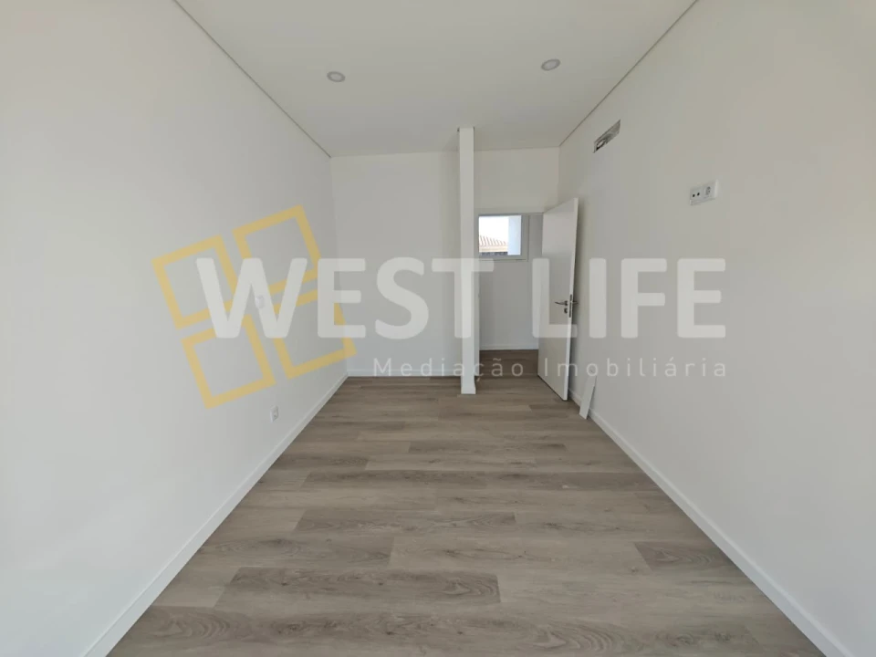 Moradia T3 para Venda em Azueira e Sobral da Abelheira Foto 33