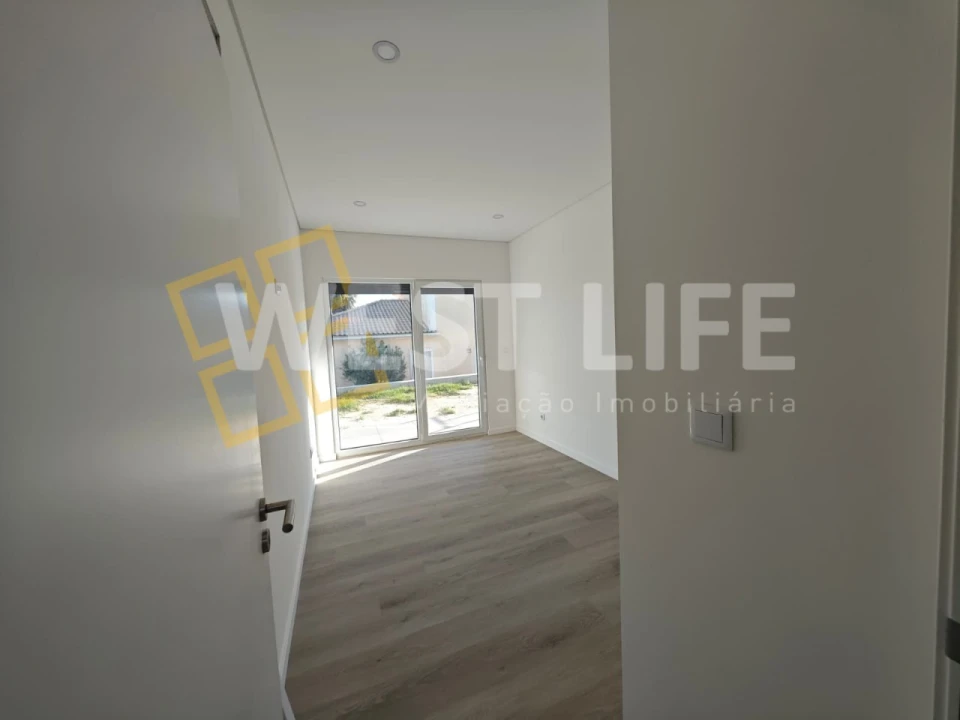 Moradia T3 para Venda em Azueira e Sobral da Abelheira Foto 34