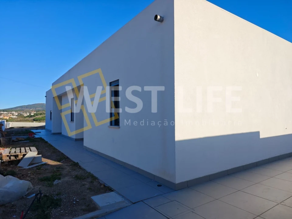 Moradia T3 para Venda em Azueira e Sobral da Abelheira Foto 36