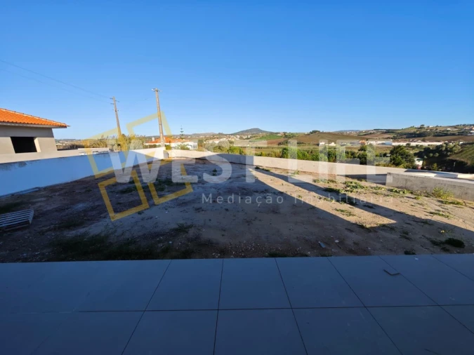 Moradia T3 para Venda em Azueira e Sobral da Abelheira Foto 4