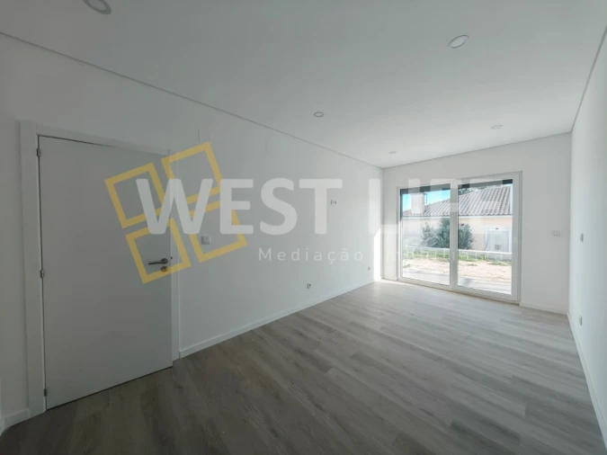 Moradia T3 para Venda em Azueira e Sobral da Abelheira Foto 21