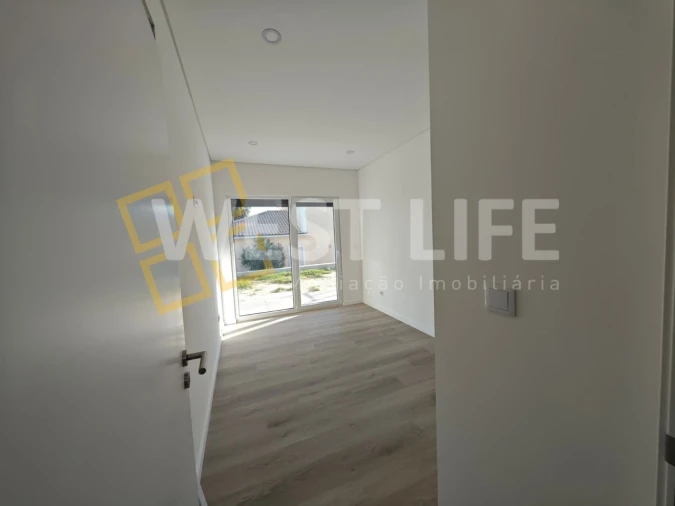 Moradia T3 para Venda em Azueira e Sobral da Abelheira Foto 34